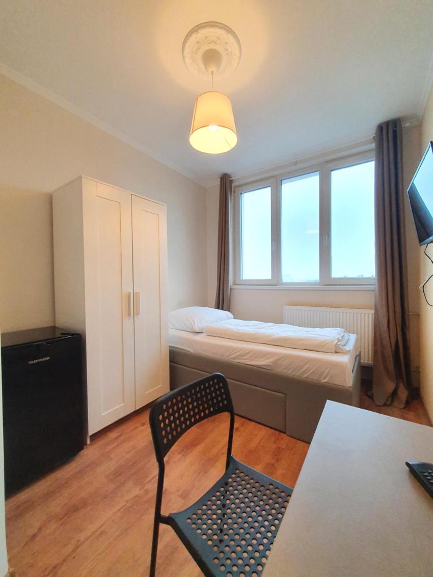 R&B Hotel — Photos 1